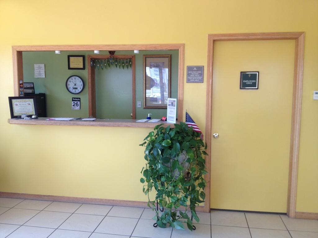 Trails West Motel South Hutchinson 外观 照片