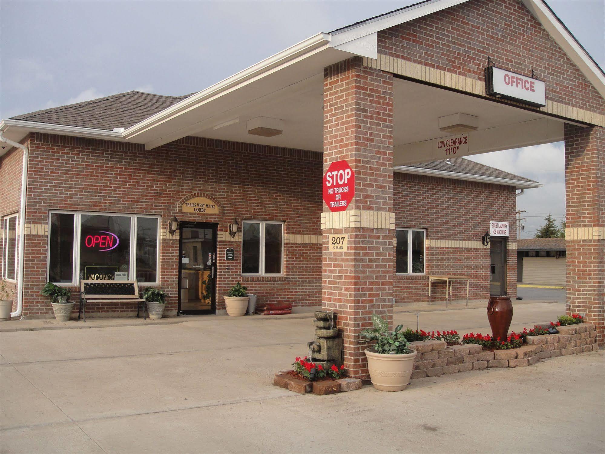 Trails West Motel South Hutchinson 外观 照片
